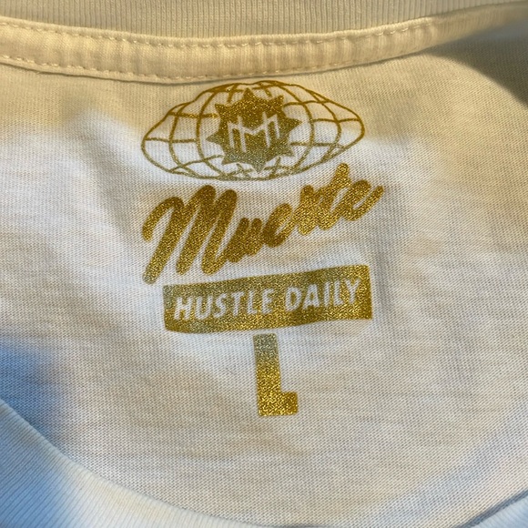 Hasta Muerte Stay Shinin’ Men’s Gold T-Shirt - Picture 3 of 3